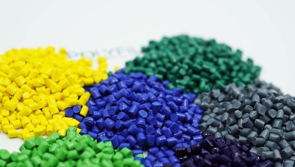 Phụ Gia Nhựa: Cẩm Nang Toàn Diện Về Các Chất Cải Thiện Tính Năng Polymer 6 Chất tạo màu (Color Masterbatch)